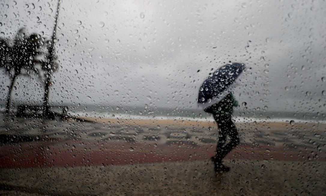 Domingo com chance de chuva no Rio - Orla Rio