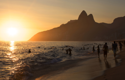 Praias do Rio são cenário de série da Star+